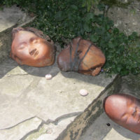 Sculptures Exterieures - Têtes au sol